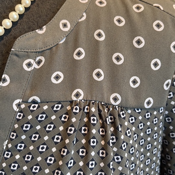 NYDJ BLOUSE SIZE XS - Picture 4 of 8